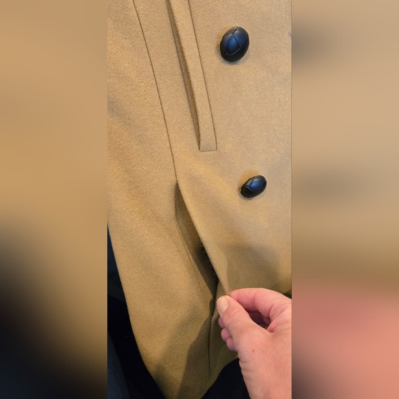 Babaton Double-Breasted Women's Coat - Picture 10 of 10